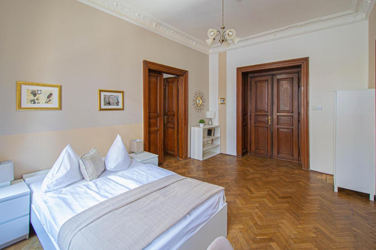 For Celebrations Spacious 3Bdr Apartment With Balcony Praag Buitenkant foto