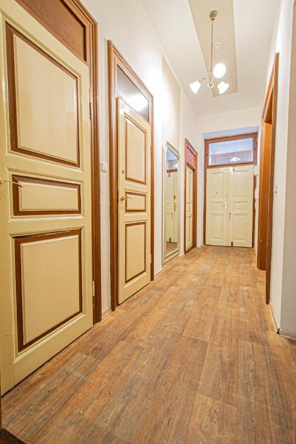 For Celebrations Spacious 3Bdr Apartment With Balcony Praag Buitenkant foto