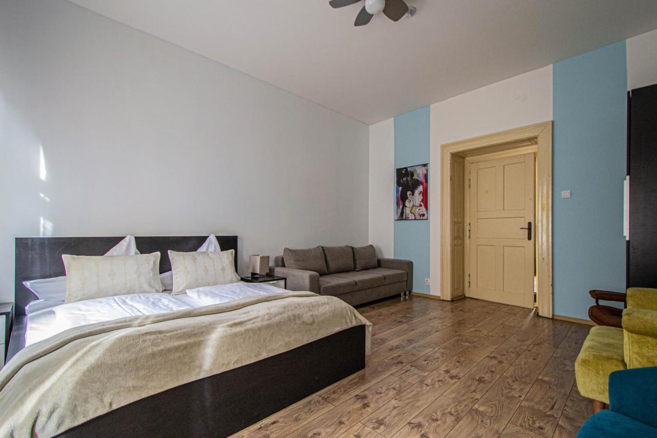For Celebrations Spacious 3Bdr Apartment With Balcony Praag Buitenkant foto