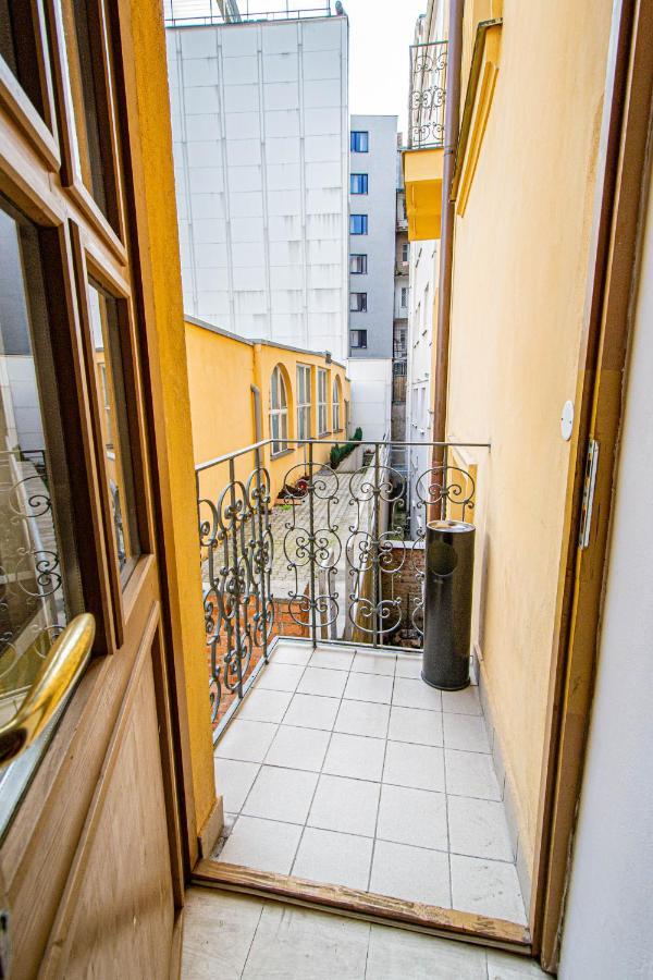 For Celebrations Spacious 3Bdr Apartment With Balcony Praag Buitenkant foto